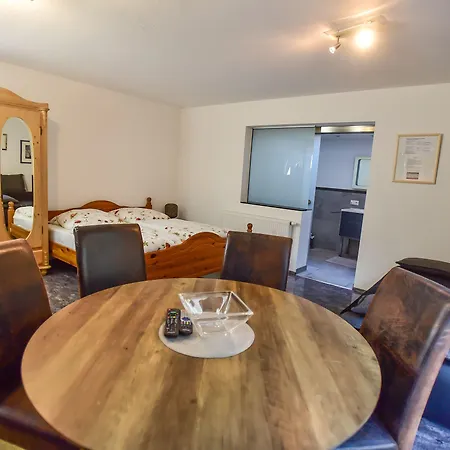 Haus Schroeder * 瑟尔